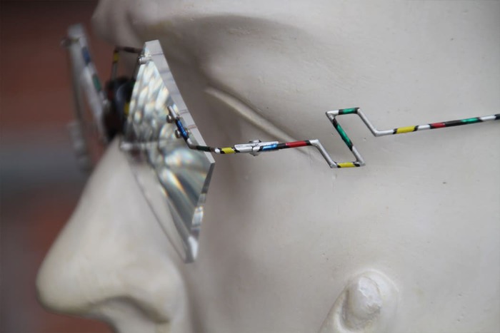 2025  Brille mit Epoxydharz-Steg